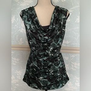 Limited sleeveless scoop neck blouse in green and black